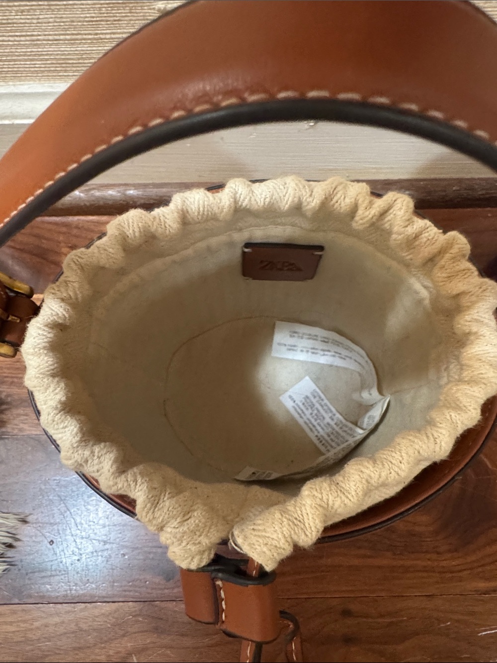 Zara - Bucket Bag - Picture 3 of 3